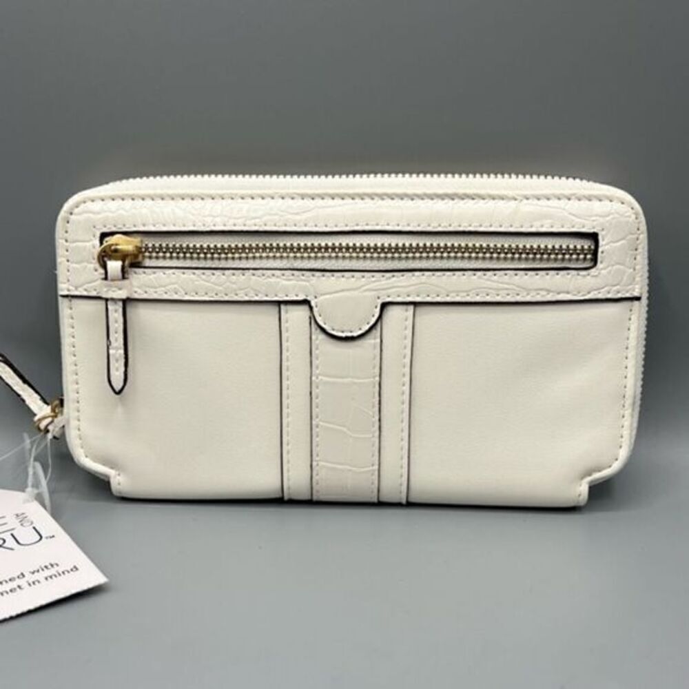 Time and Tru Zip Around Wallet
